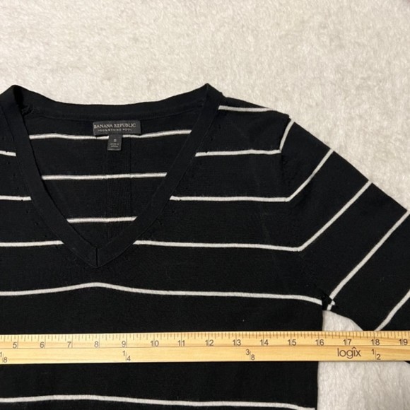 Banana Republic Womens Merino Wool Blue White Striped V-Neck Sweater Size Small - Picture 8 of 9